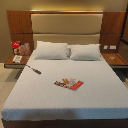 Hotel Sogo Macapagal Paranaque City Екстер'єр фото